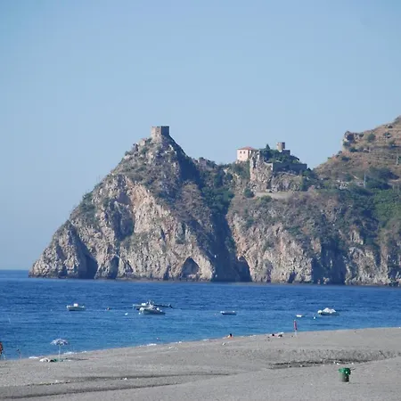 Quattro Torri Santa Teresa Di Riva